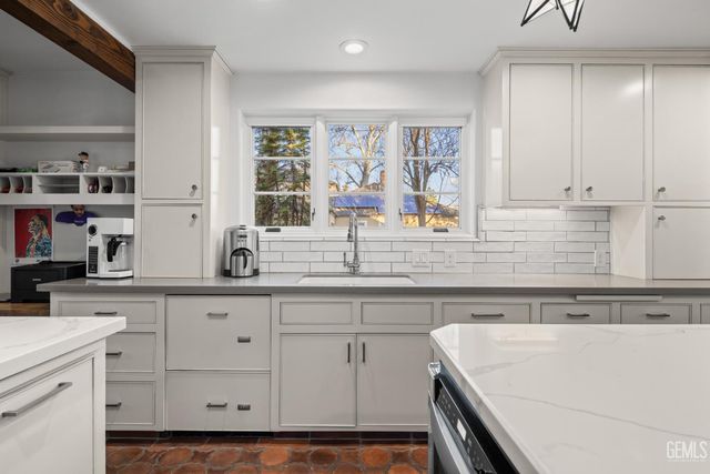 3020 21st Street, Bakersfield, CA 93301