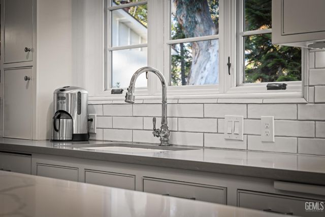 3020 21st Street, Bakersfield, CA 93301