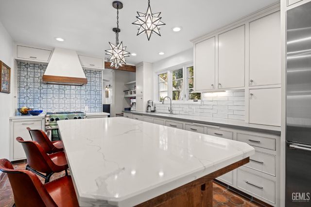 3020 21st Street, Bakersfield, CA 93301