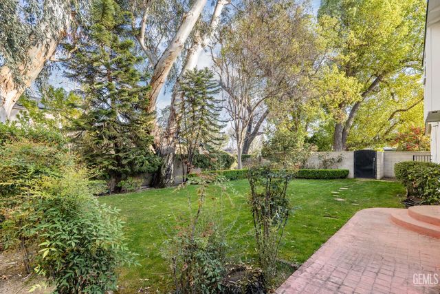 3020 21st Street, Bakersfield, CA 93301