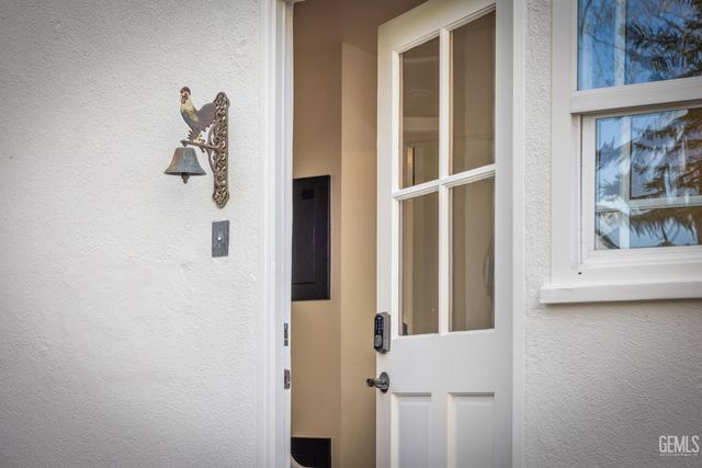 3020 21st Street, Bakersfield, CA 93301