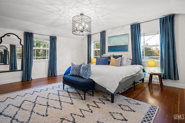 3020 21st Street, Bakersfield, CA 93301