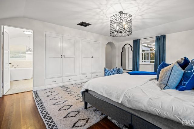 3020 21st Street, Bakersfield, CA 93301