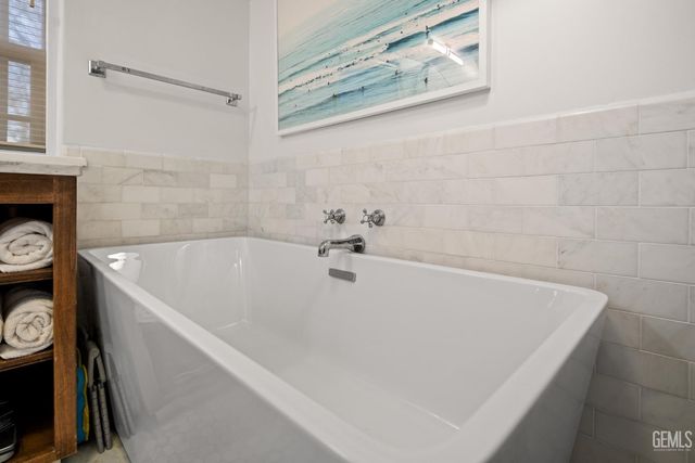 3020 21st Street, Bakersfield, CA 93301