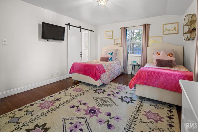 3020 21st Street, Bakersfield, CA 93301