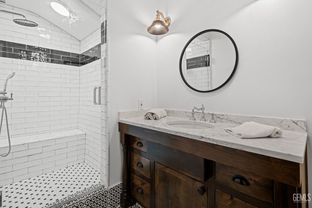 3020 21st Street, Bakersfield, CA 93301