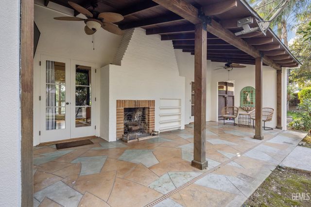 3020 21st Street, Bakersfield, CA 93301