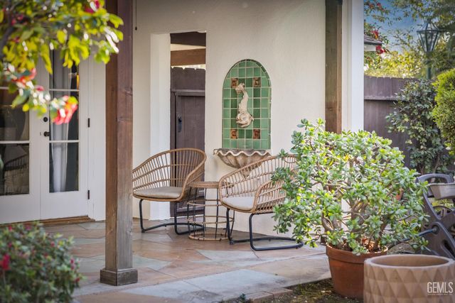 3020 21st Street, Bakersfield, CA 93301