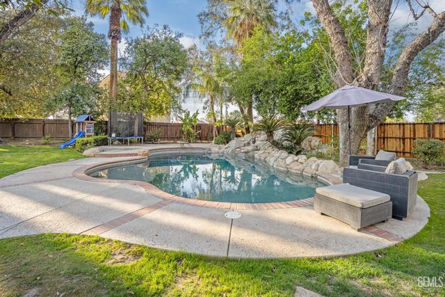 3020 21st Street, Bakersfield, CA 93301