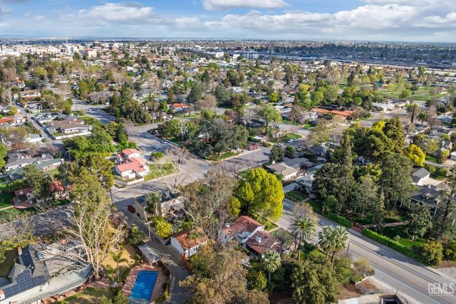 3020 21st Street, Bakersfield, CA 93301