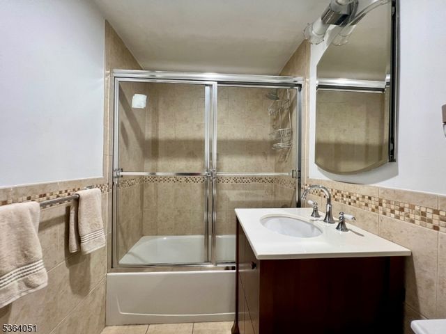 60 Parkway Dr 14D, East Orange City, NJ 07017
