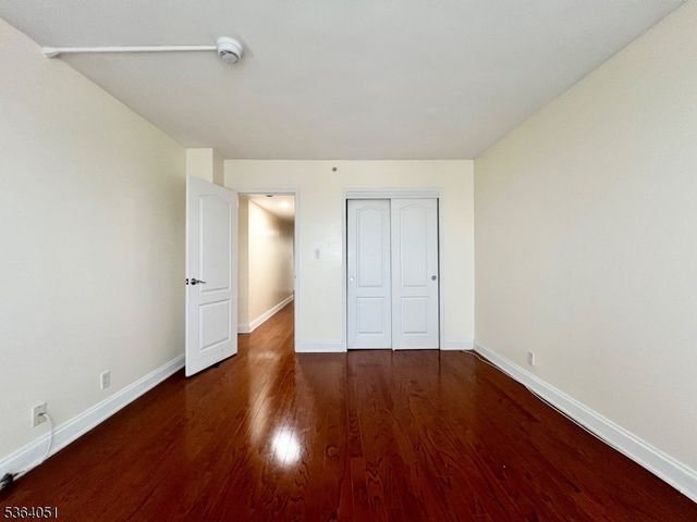 60 Parkway Dr 14D, East Orange City, NJ 07017
