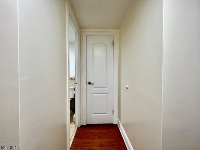 60 Parkway Dr 14D, East Orange City, NJ 07017
