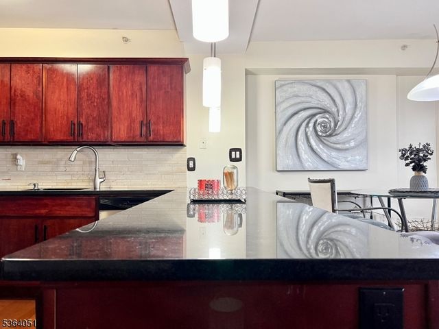 60 Parkway Dr 14D, East Orange City, NJ 07017