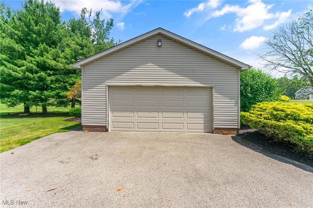 7850 Meadowood Drive, Canfield, OH 44406
