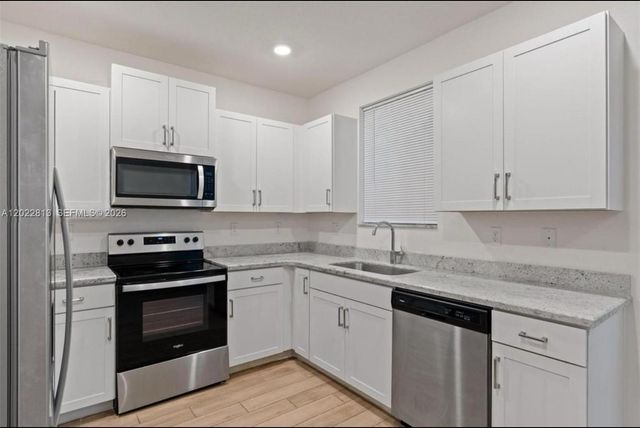 2474 SE 10th Court, Homestead, FL 33035