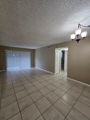 1720 N Congress Avenue 207, West Palm Beach, FL 33401