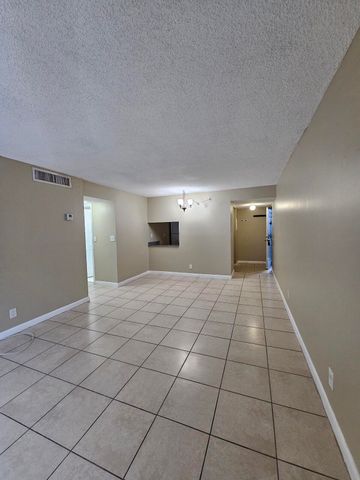 1720 N Congress Avenue 207, West Palm Beach, FL 33401