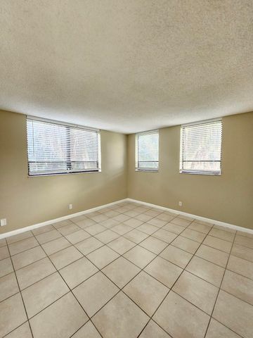 1720 N Congress Avenue 207, West Palm Beach, FL 33401