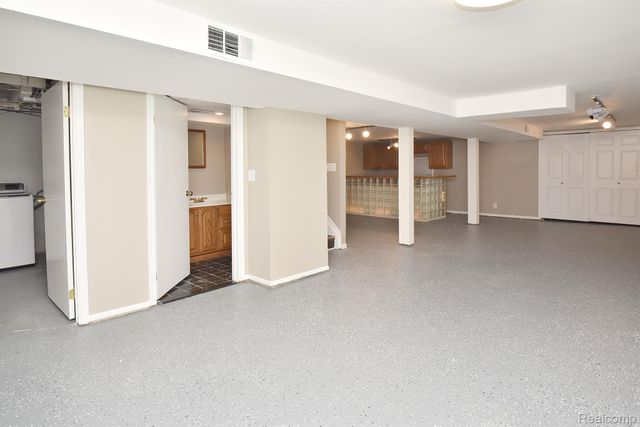 3516 GREENWAY Avenue, Royal Oak, MI 48073