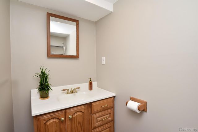 3516 GREENWAY Avenue, Royal Oak, MI 48073