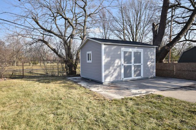 3516 GREENWAY Avenue, Royal Oak, MI 48073