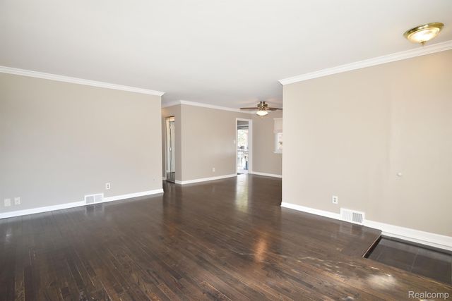 3516 GREENWAY Avenue, Royal Oak, MI 48073
