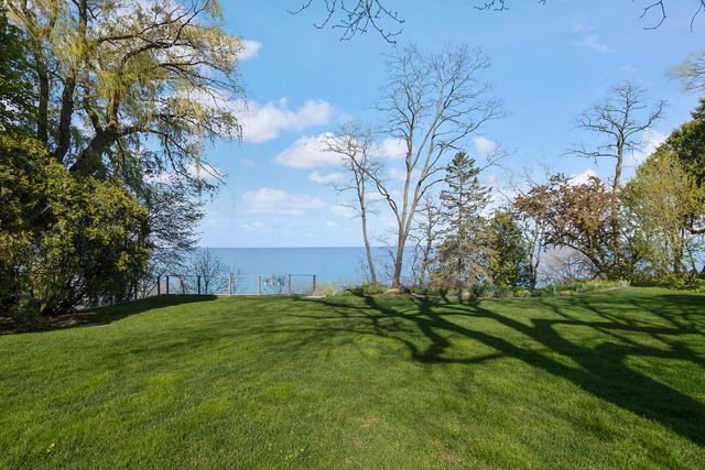 22 Lakeview Terrace, Highland Park, IL 60035