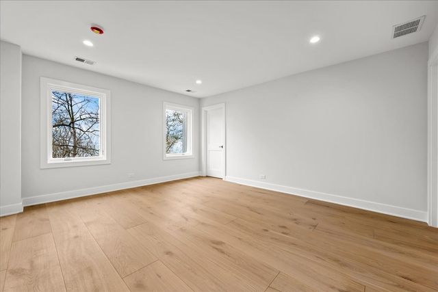 22 Lakeview Terrace, Highland Park, IL 60035