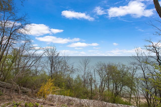 22 Lakeview Terrace, Highland Park, IL 60035