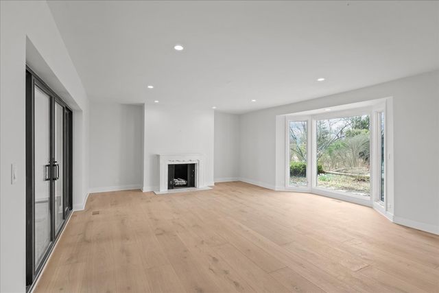 22 Lakeview Terrace, Highland Park, IL 60035