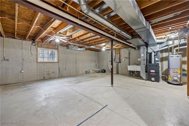 953 Longitude Lane, Amherst, OH 44001