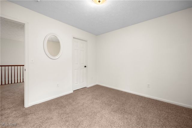 953 Longitude Lane, Amherst, OH 44001