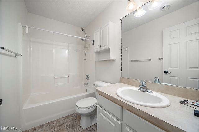 953 Longitude Lane, Amherst, OH 44001