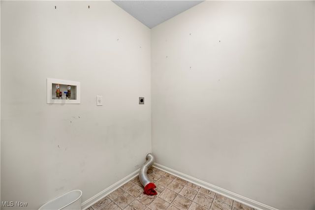 953 Longitude Lane, Amherst, OH 44001