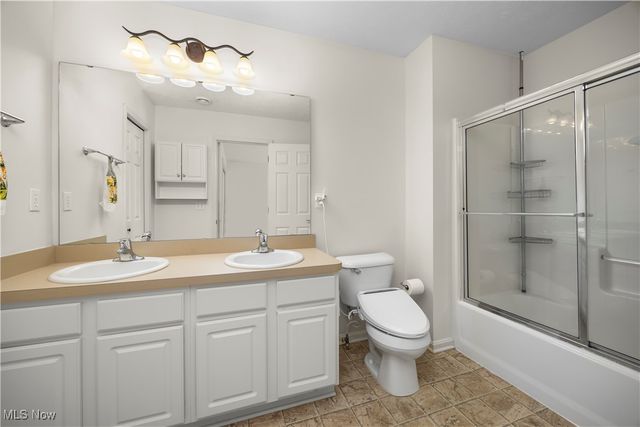 953 Longitude Lane, Amherst, OH 44001