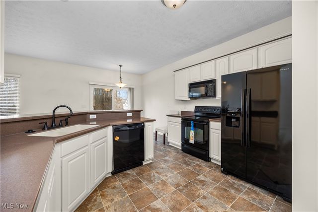 953 Longitude Lane, Amherst, OH 44001