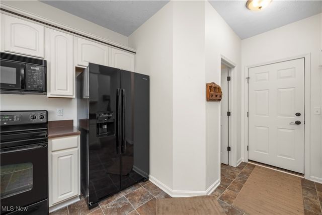 953 Longitude Lane, Amherst, OH 44001