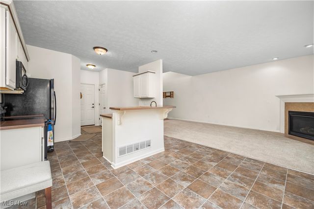 953 Longitude Lane, Amherst, OH 44001