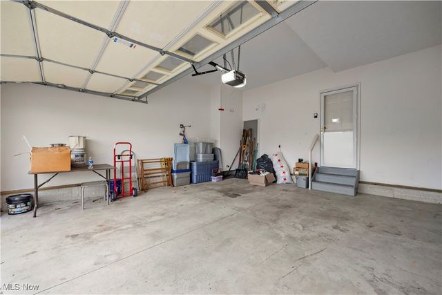 953 Longitude Lane, Amherst, OH 44001