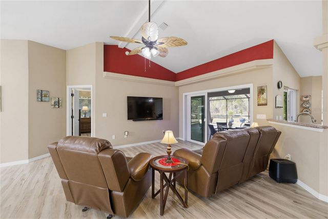 5693 W WOODLAWN STREET, Dunnellon, FL 34433