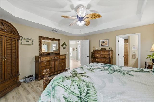 5693 W WOODLAWN STREET, Dunnellon, FL 34433