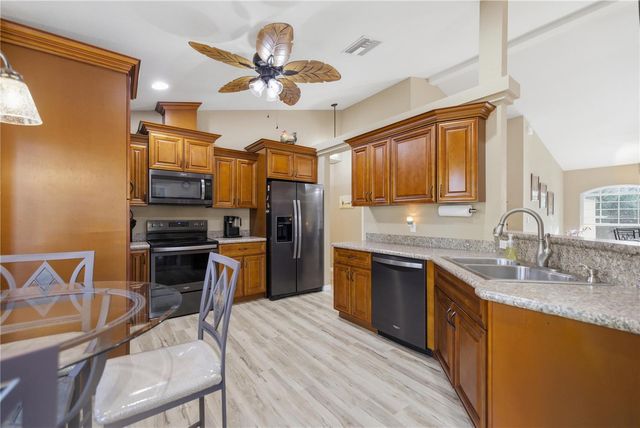 5693 W WOODLAWN STREET, Dunnellon, FL 34433