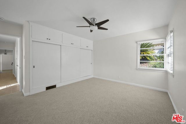 100 E Kenneth Road, Glendale, CA 91207