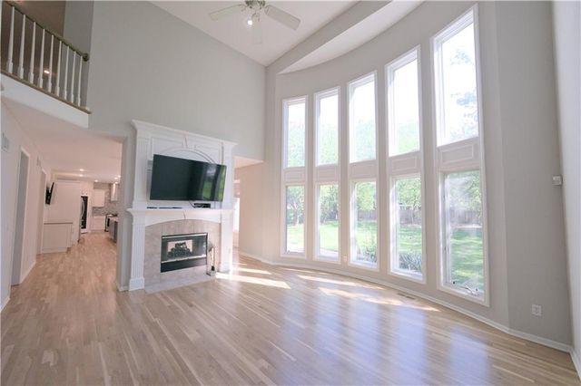 9233 W 143rd Terrace, Overland Park, KS 66221