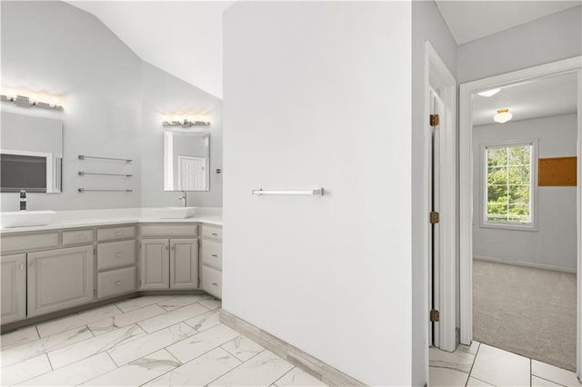 9233 W 143rd Terrace, Overland Park, KS 66221