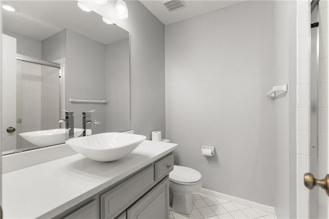 9233 W 143rd Terrace, Overland Park, KS 66221