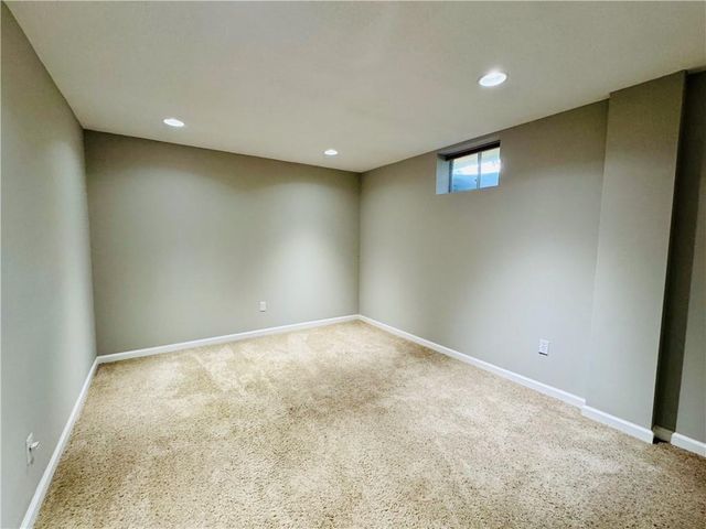 9233 W 143rd Terrace, Overland Park, KS 66221