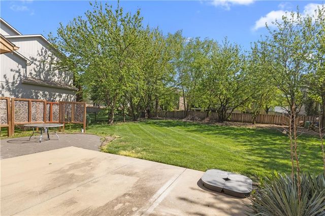 9233 W 143rd Terrace, Overland Park, KS 66221