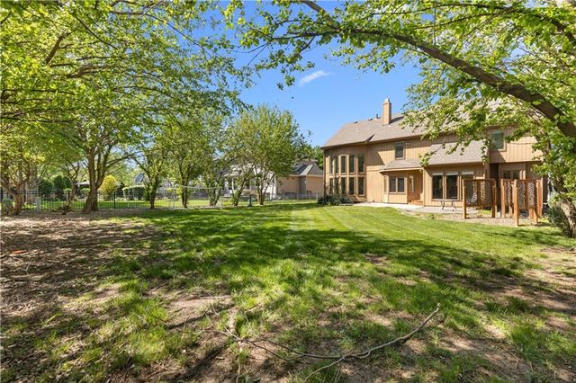 9233 W 143rd Terrace, Overland Park, KS 66221